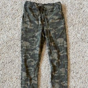 Women’s American Eagle Size 6